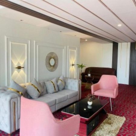 Vovo Hotels Yelahanka Екстериор снимка