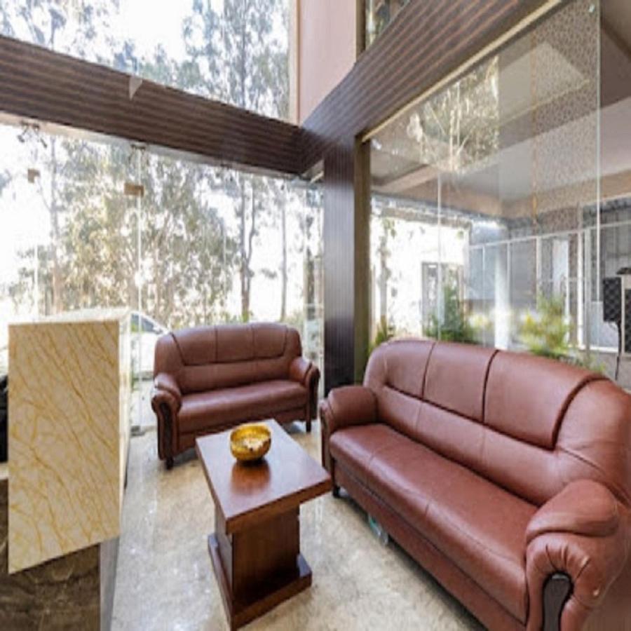 Vovo Hotels Yelahanka Екстериор снимка