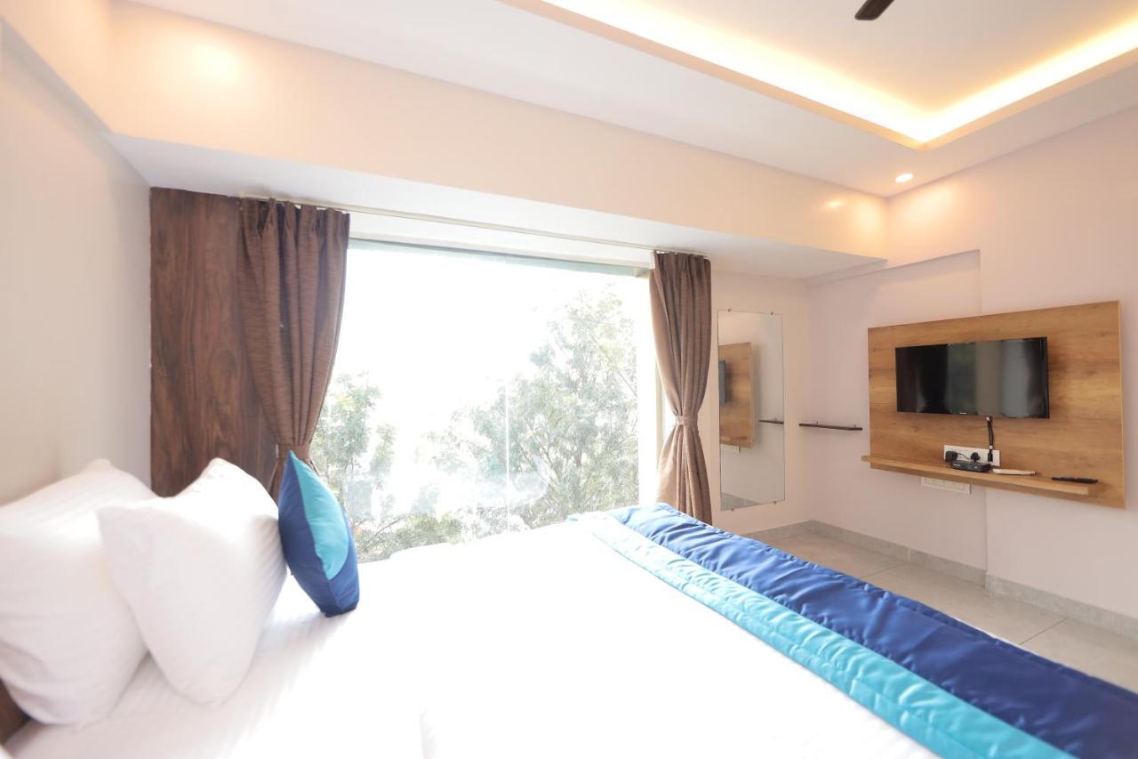 Vovo Hotels Yelahanka Екстериор снимка