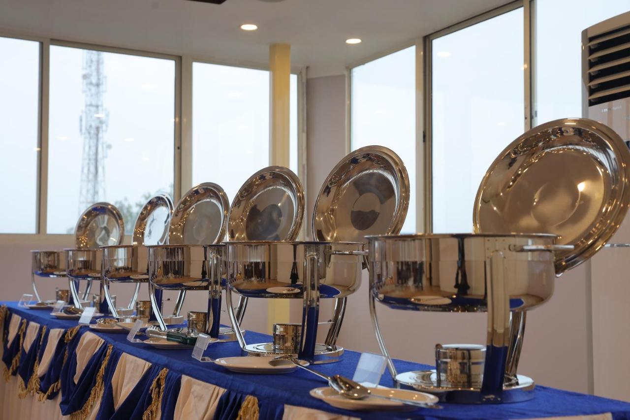 Vovo Hotels Yelahanka Екстериор снимка