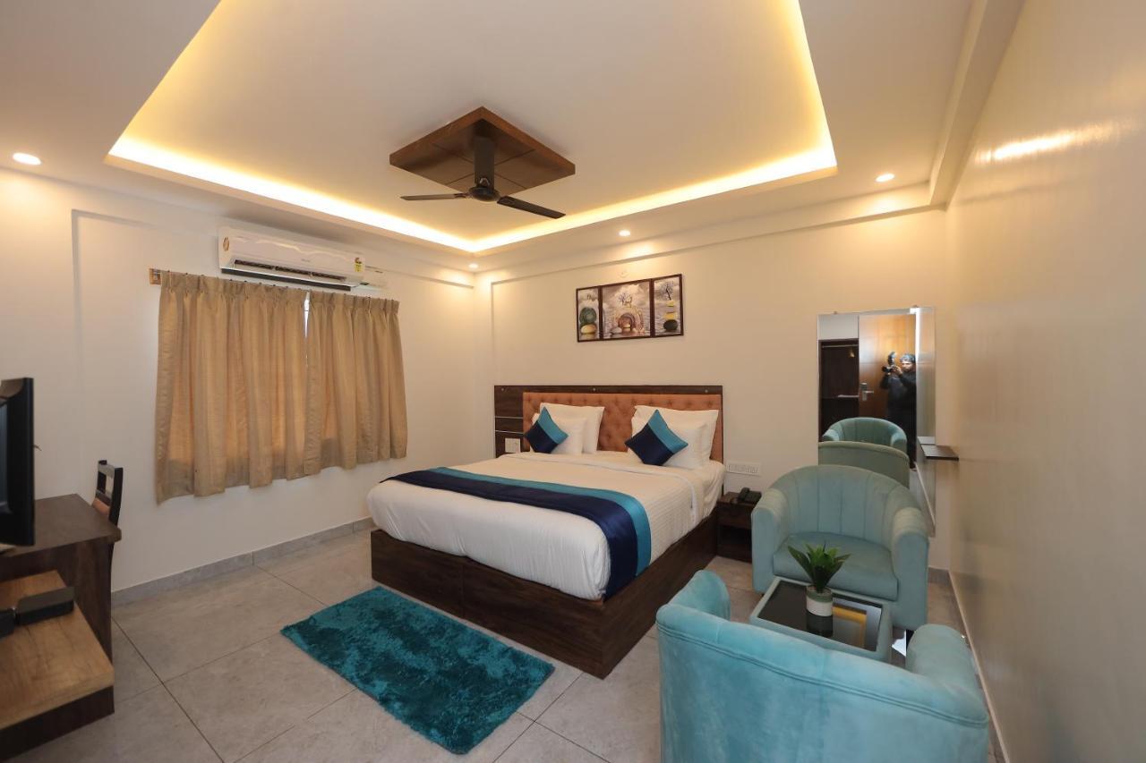 Vovo Hotels Yelahanka Екстериор снимка