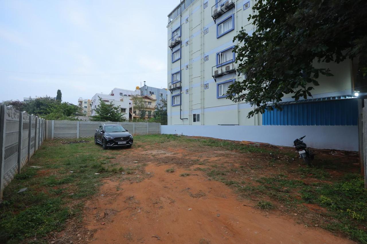 Vovo Hotels Yelahanka Екстериор снимка