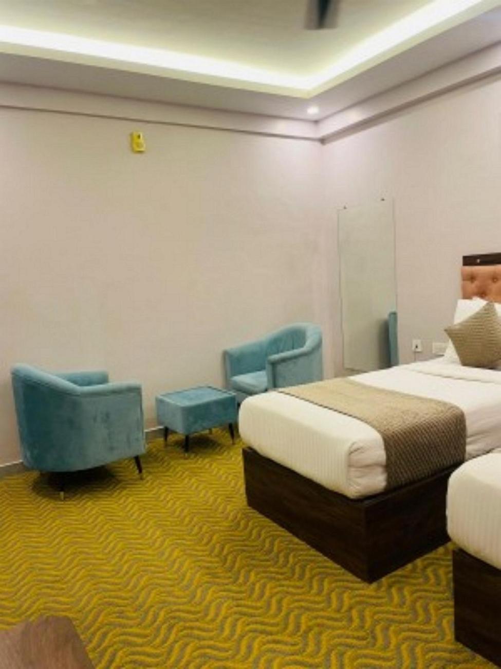 Vovo Hotels Yelahanka Екстериор снимка