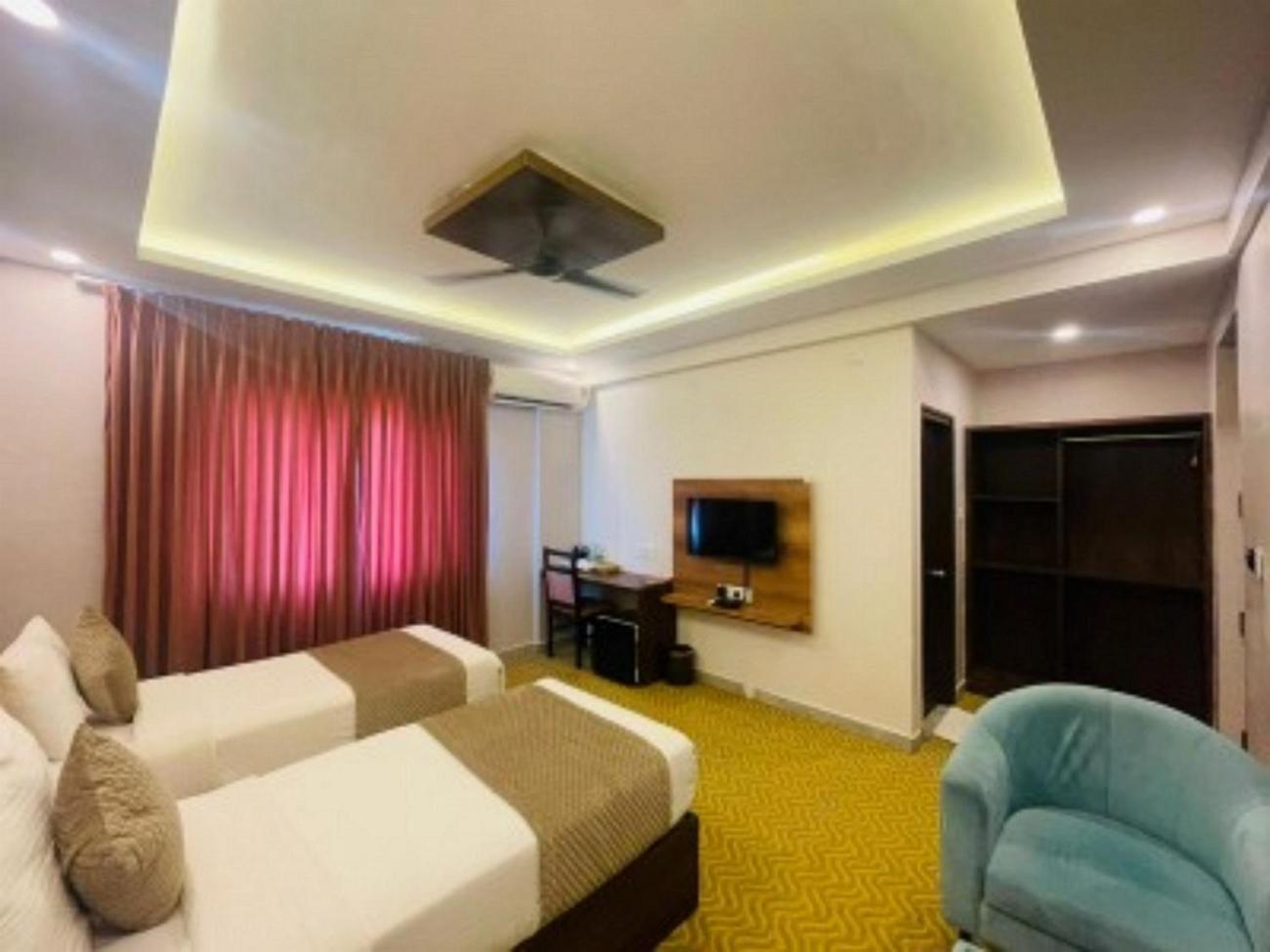 Vovo Hotels Yelahanka Екстериор снимка