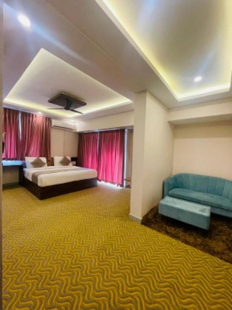 Vovo Hotels Yelahanka Екстериор снимка