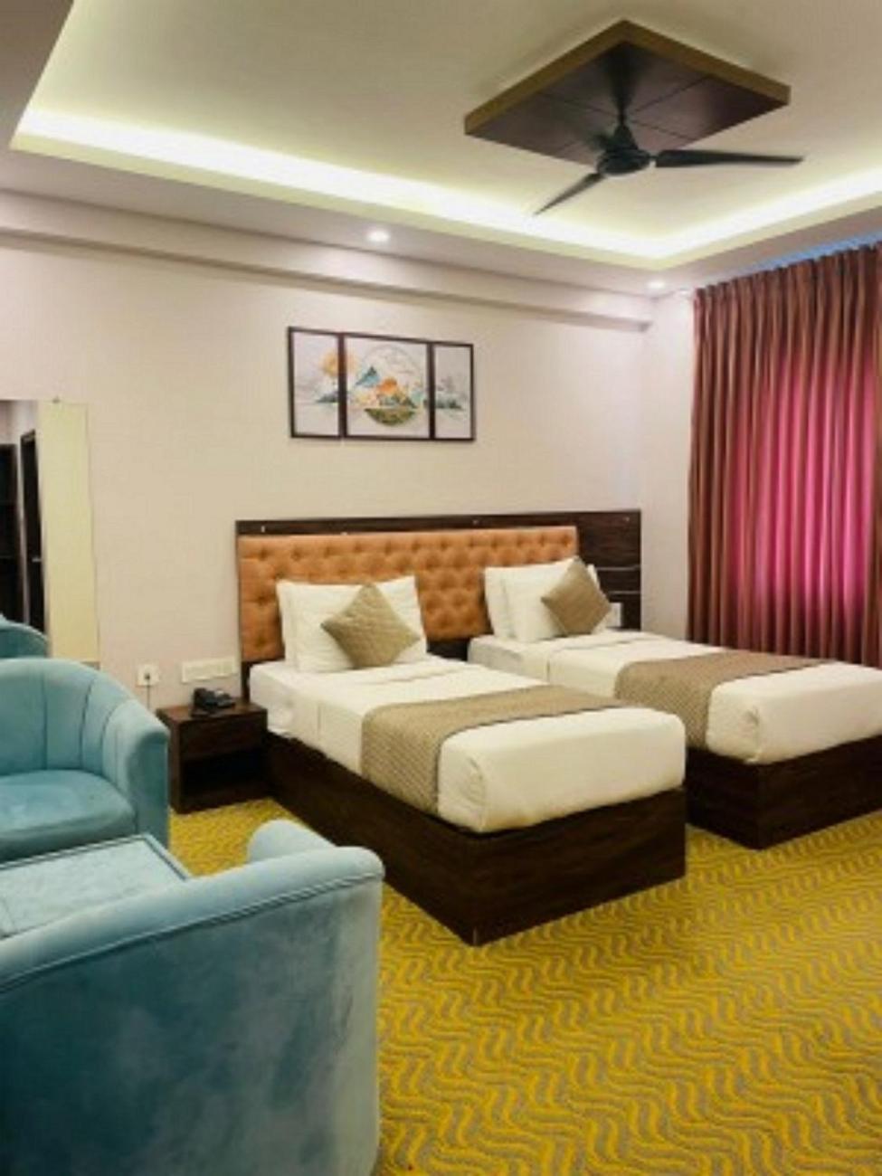 Vovo Hotels Yelahanka Екстериор снимка