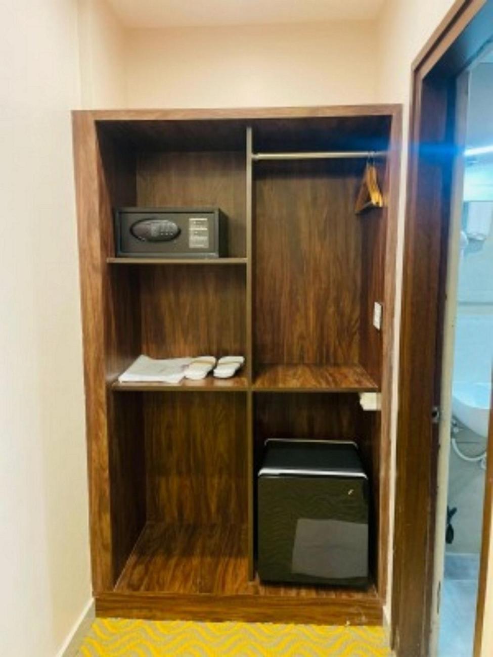 Vovo Hotels Yelahanka Екстериор снимка
