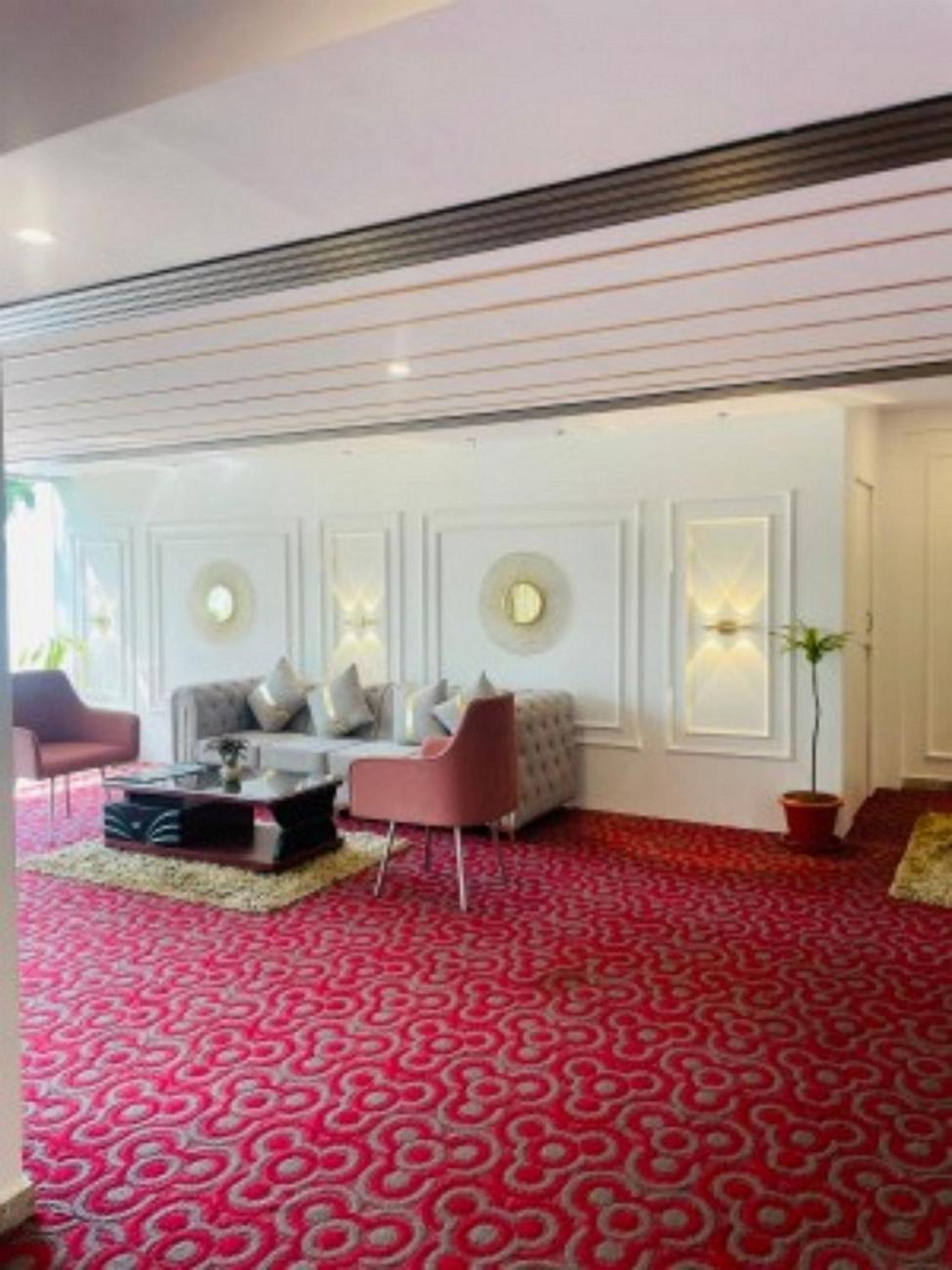 Vovo Hotels Yelahanka Екстериор снимка