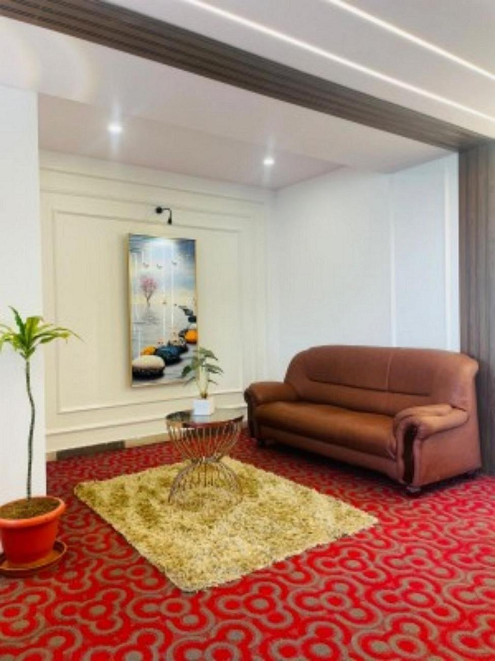 Vovo Hotels Yelahanka Екстериор снимка