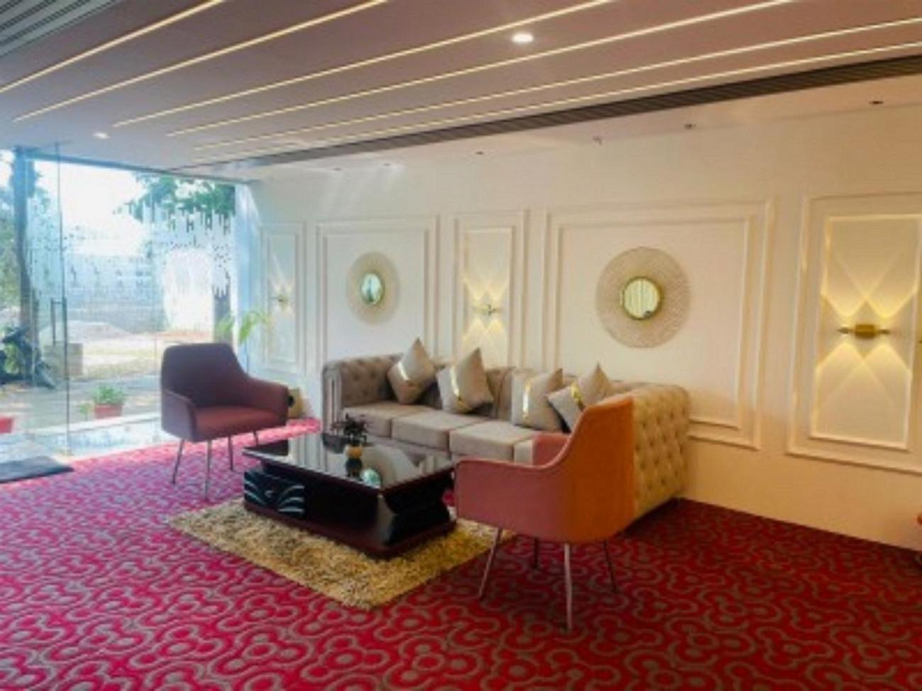 Vovo Hotels Yelahanka Екстериор снимка